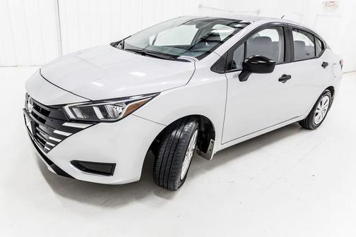 2023 Nissan Versa 1.6 S