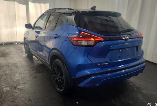 Electric Blue Metallic/Super Black 2024 Nissan Kicks SR