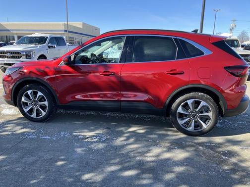 2024 Ford Escape PLATINUM