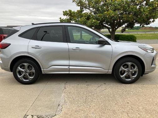 ICONIC SILVER METALLIC 2024 Ford Escape ST-LINE