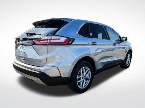 ICONIC SILVER 2022 Ford Edge SEL