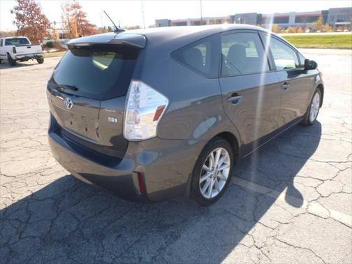 2013 Toyota Prius v Five