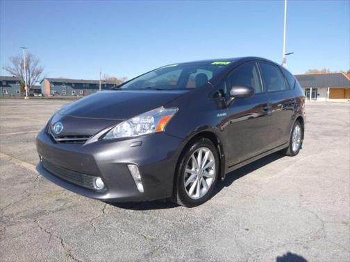 2013 Toyota Prius v Five