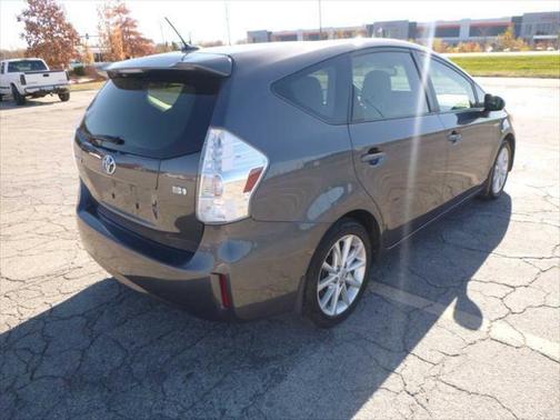 2013 Toyota Prius v Five