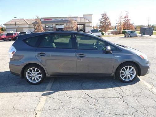 2013 Toyota Prius v Five