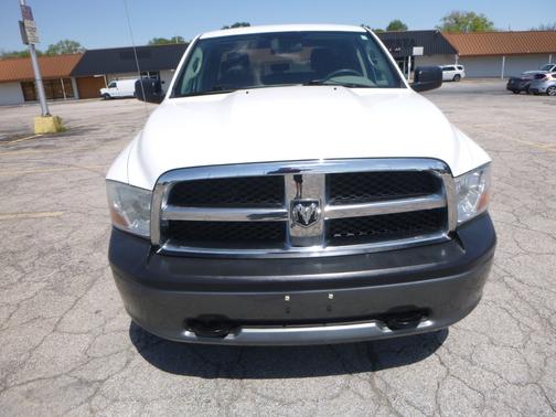 2011 Dodge Ram 1500 4WD Quad Cab 140.5" ST