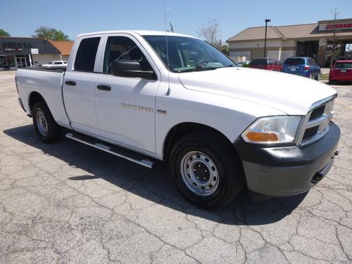 2011 Dodge Ram 1500 4WD Quad Cab 140.5" ST