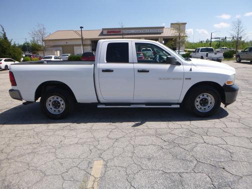 2011 Dodge Ram 1500 4WD Quad Cab 140.5" ST