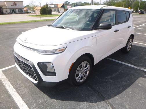 Snow White Pearl 2021 Kia Soul LX Manual