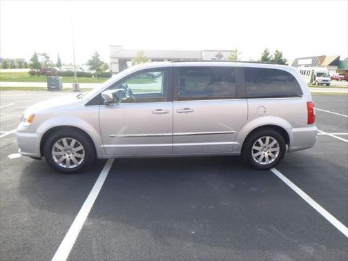 2012 Chrysler Town & Country Touring-L