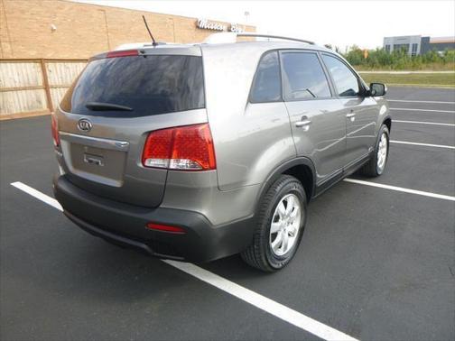 2011 Kia Sorento LX