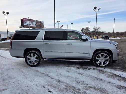 2018 Cadillac Escalade ESV Luxury