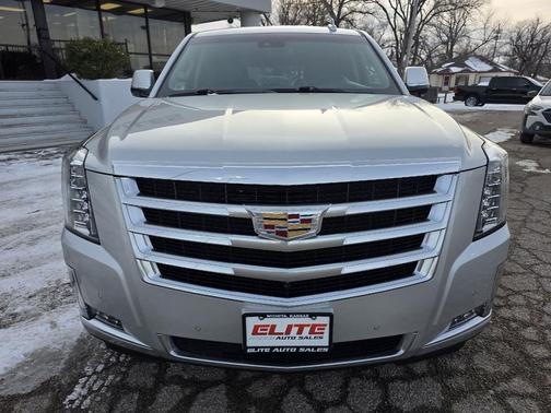 2018 Cadillac Escalade ESV Luxury