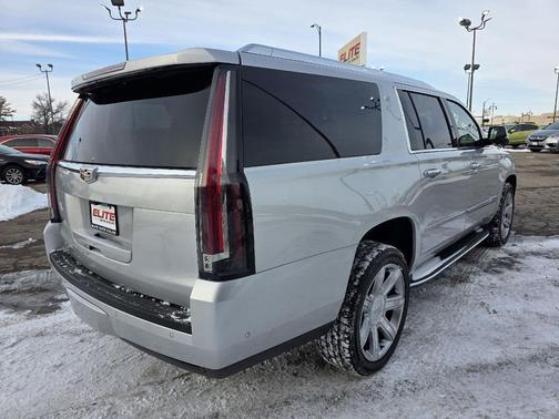 2018 Cadillac Escalade ESV Luxury