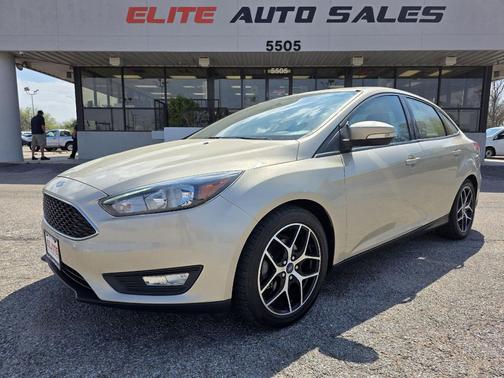 White Gold Metallic 2018 Ford Focus SEL