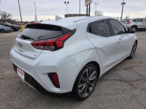 2020 Hyundai Veloster 2