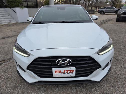 2020 Hyundai Veloster 2