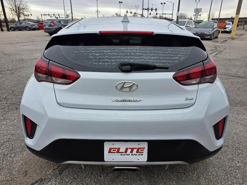 2020 Hyundai Veloster 2