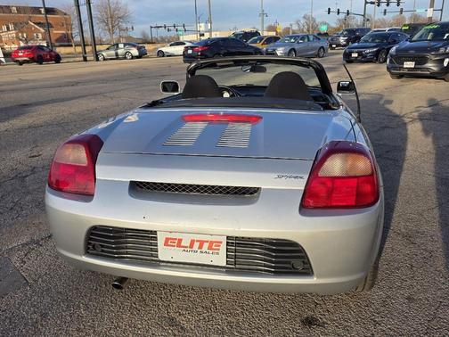 2001 Toyota MR2 Base (M5)