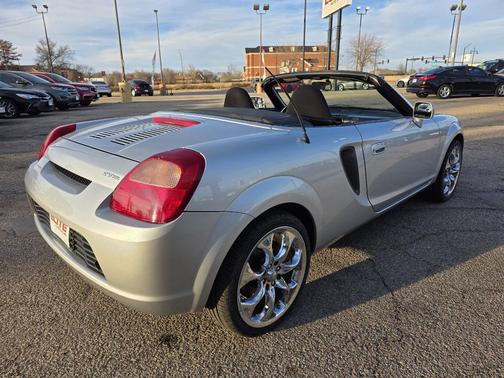 2001 Toyota MR2 Base (M5)