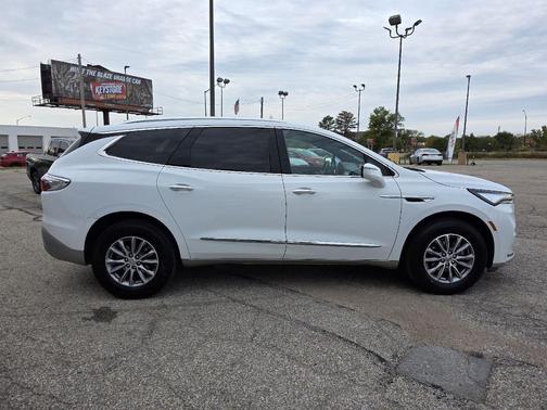 2023 Buick Enclave Essence FWD