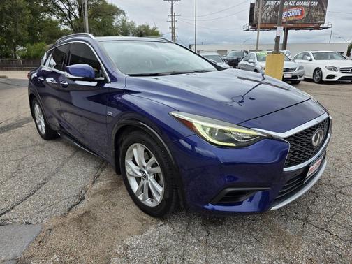 2019 INFINITI QX30 LUXE