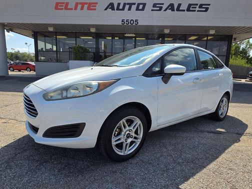 Oxford White 2019 Ford Fiesta SE