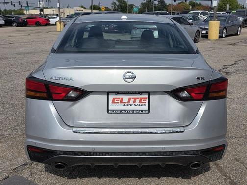 2021 Nissan Altima SR FWD