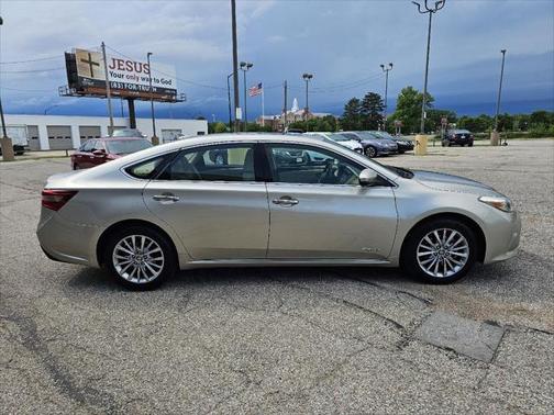 2016 Toyota Avalon Hybrid XLE Premium