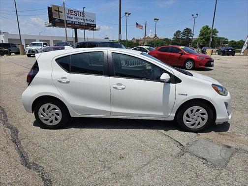 2016 Toyota Prius c Four