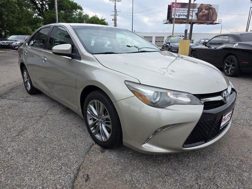Creme Brulee Mica 2015 Toyota Camry LE