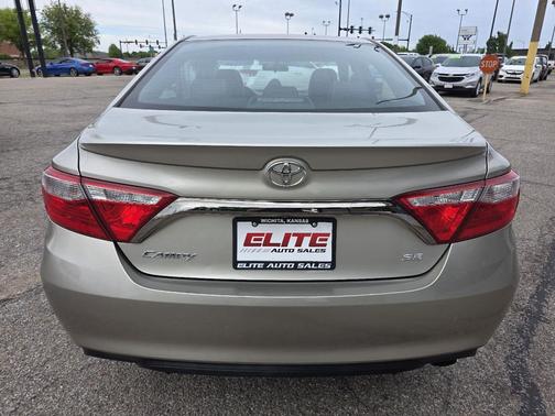 Creme Brulee Mica 2015 Toyota Camry LE