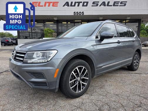 Platinum Gray Metallic 2021 Volkswagen Tiguan 2.0T SE