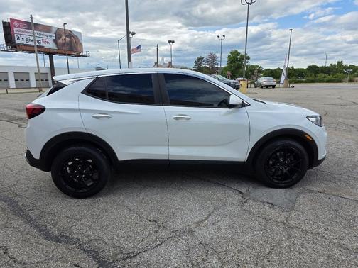 White Frost Tricoat 2021 Buick Encore GX Preferred