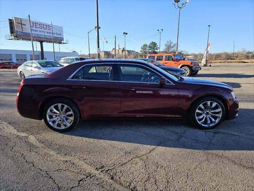 2017 Chrysler 300 Limited
