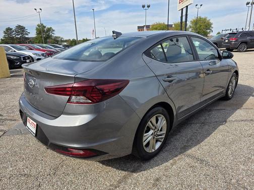 2019 Hyundai ELANTRA SEL
