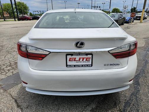 2016 Lexus ES 300h Base