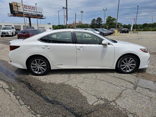 2016 Lexus ES 300h Base