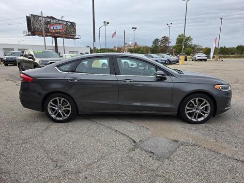 2020 Ford Fusion SEL