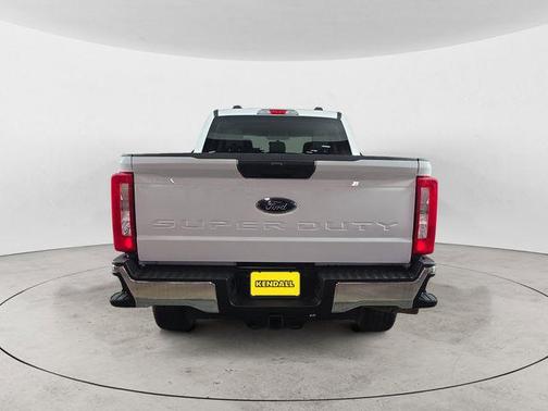 Oxford White 2025 Ford F-250 XLT