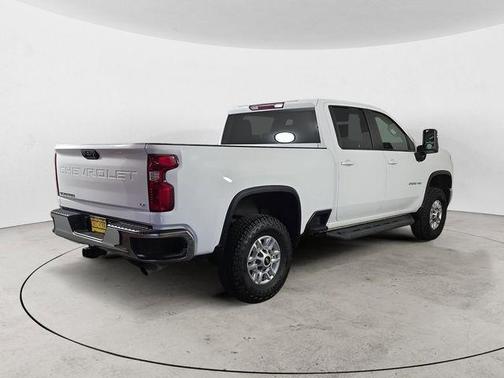Summit White 2022 Chevrolet Silverado 2500 LT