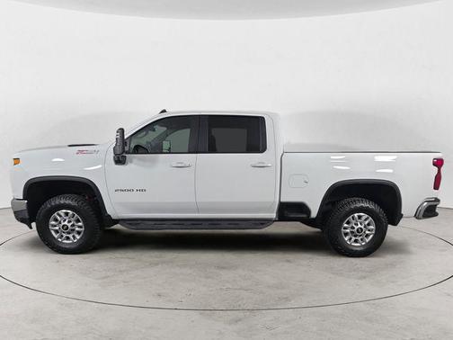 Summit White 2022 Chevrolet Silverado 2500 LT