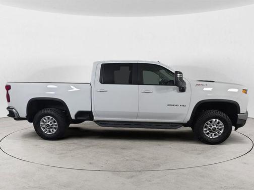 Summit White 2022 Chevrolet Silverado 2500 LT
