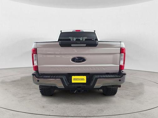 White Platinum Metallic Tri-Coat 2019 Ford F-350 Lariat