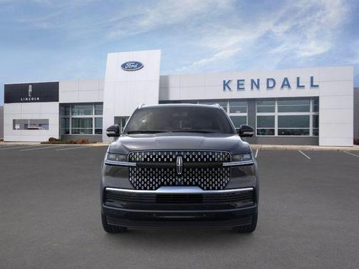 Infinite Black Metallic Clearcoat 2025 Lincoln Navigator Reserve