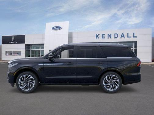Infinite Black Metallic Clearcoat 2025 Lincoln Navigator Reserve