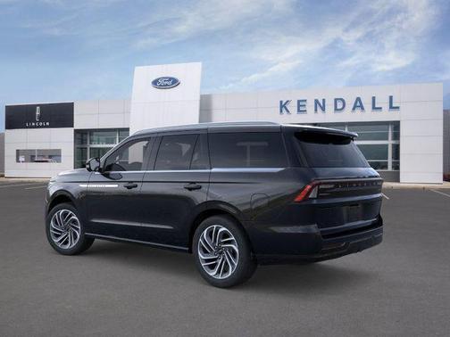 Infinite Black Metallic Clearcoat 2025 Lincoln Navigator Reserve