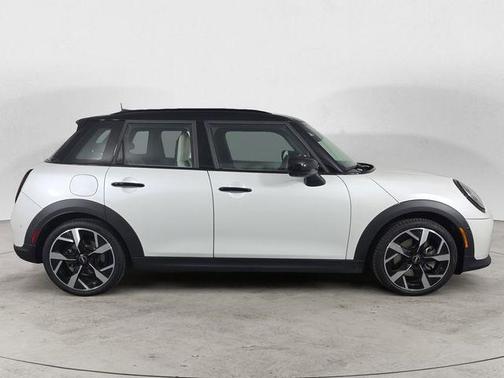 Nanuq White Metallic 2025 MINI Hardtop Cooper