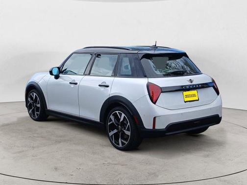 Nanuq White Metallic 2025 MINI Hardtop Cooper