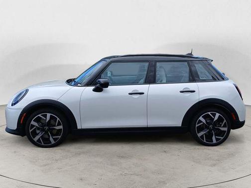 Nanuq White Metallic 2025 MINI Hardtop Cooper
